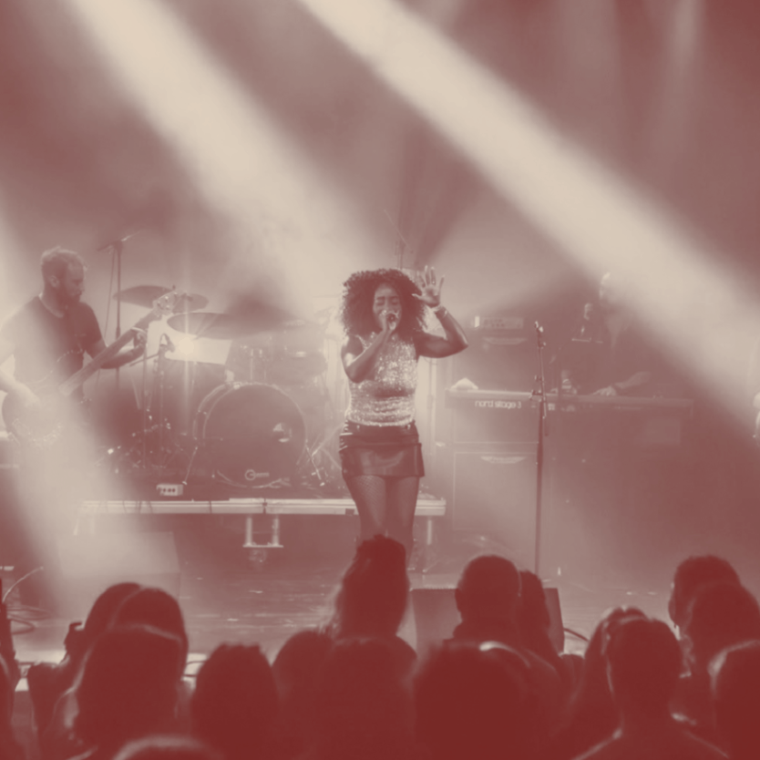 Smhylie en concert live R&B soul – Happy Friday Live Atelier des Citernes Bordeaux 24 juillet